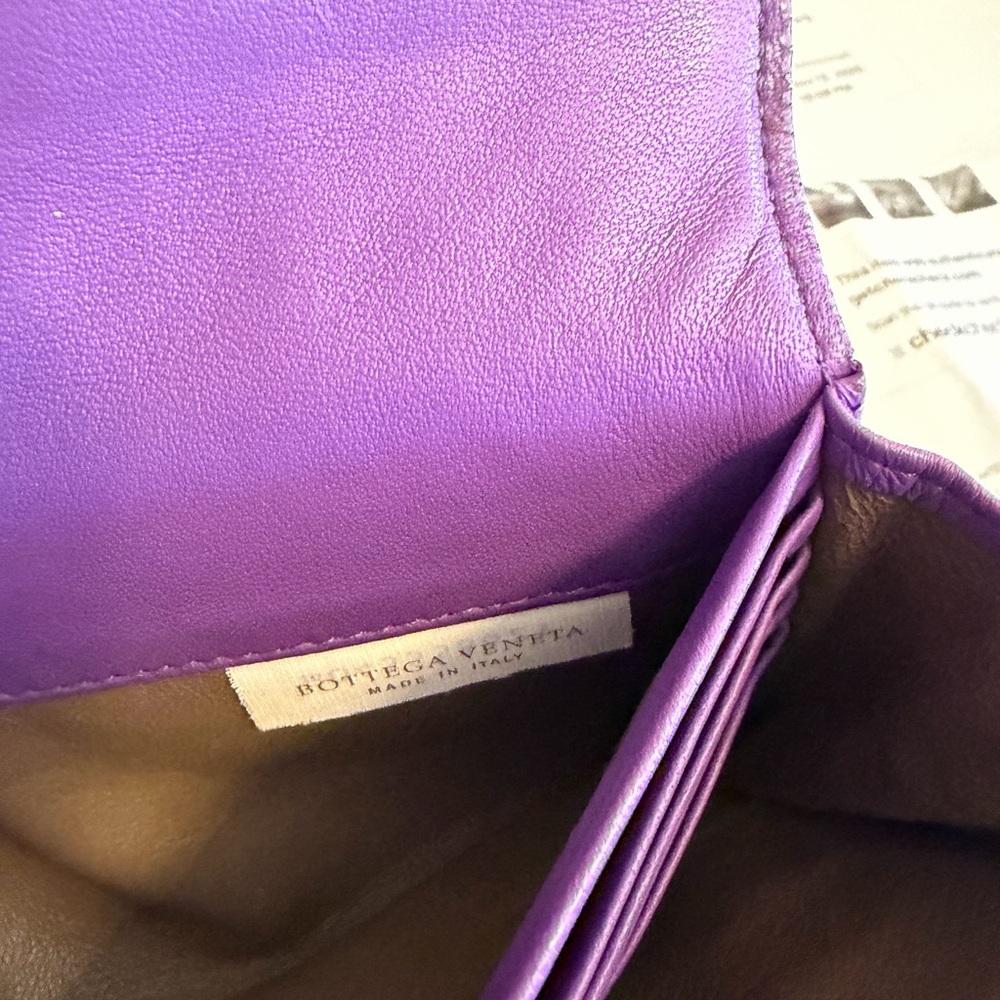 Bottega Veneta Textured Purple wallet - Picture 2 of 12